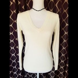 New York & Co. Soft V-neck Sweater